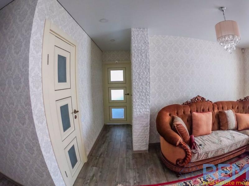 продажа трехкомнатной квартиры номер A-173406 в Приморском районе, фото номер 7